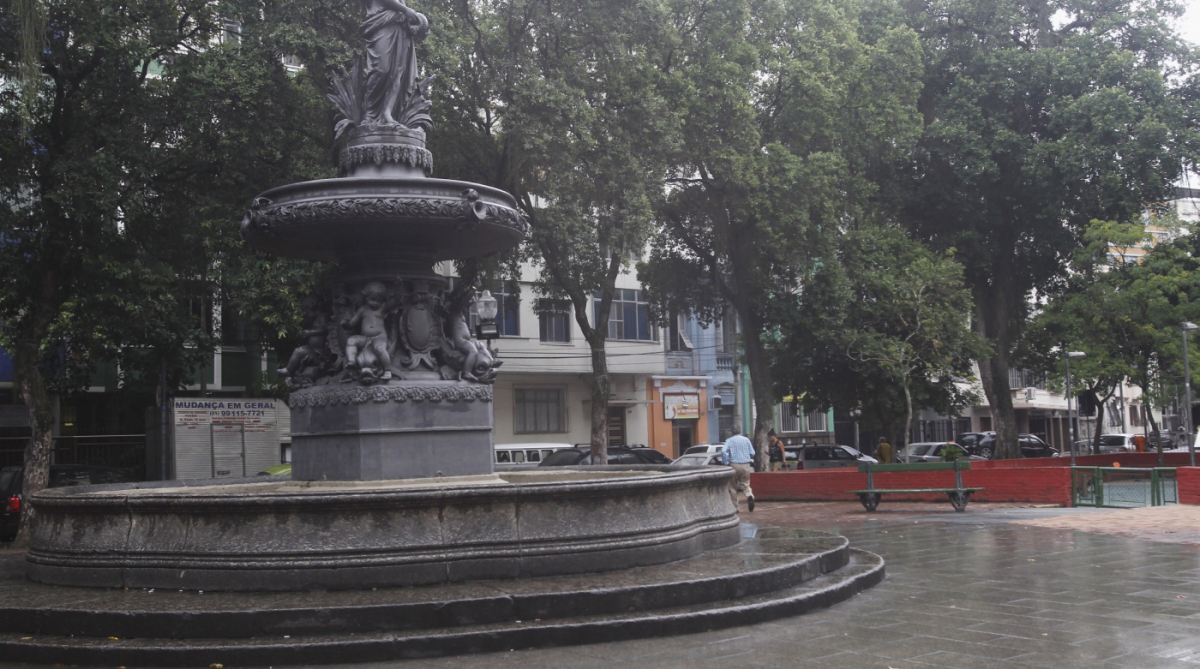 Pra&ccedil;a S&atilde;o Salvador - Severino Silva