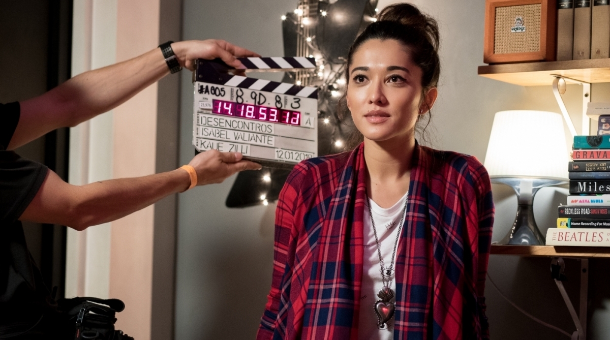 Jacqueline Sato  na série '(Des)Encontros', no canal Sony - coluna Flávio Ricco