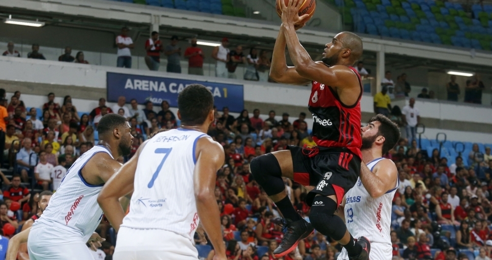 Jogo entre Flamengo e Minas pelo Novo Basquete Brasil na Arena Carioca 1