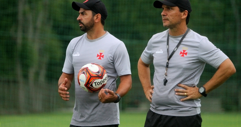 Zé Ricardo mexeu na equipe