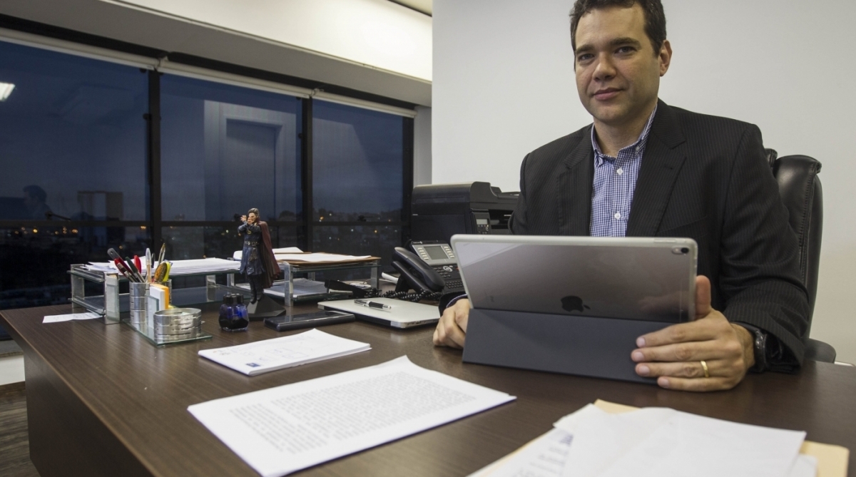 Entrevista com o secretario municipal da casa civil Paulo Messina, Rj, 09 de marco.