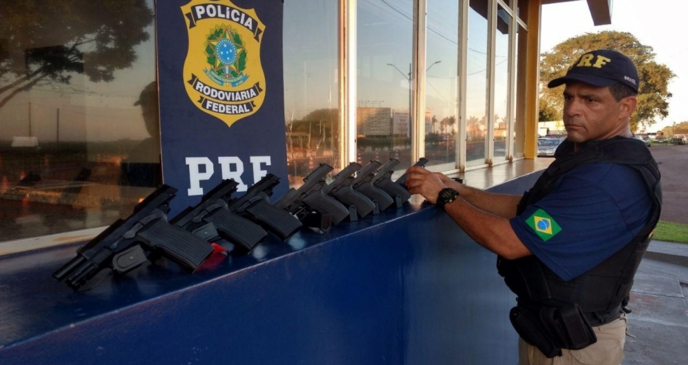 PRF apreende pistolas dentro de aparelhos de TV.