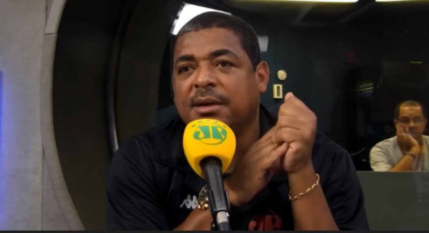 Vampeta revela que não faria cambalhota do penta com Bolsonaro: 'Ele