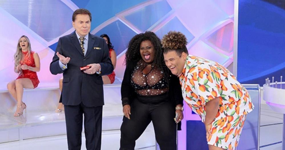 Silvio Santos escuta funk em sua homenagem pela primeira vez