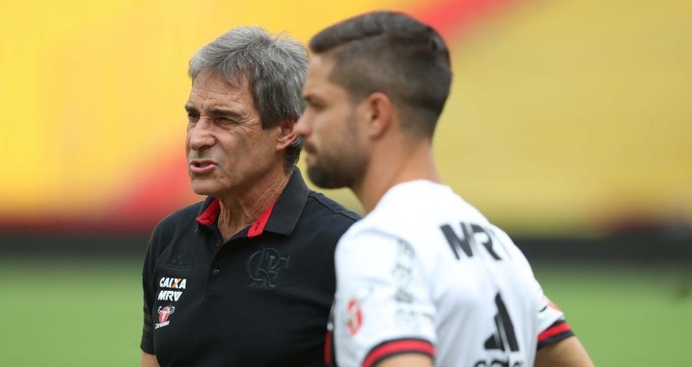 Carpegiani e Diego no treino do Flamengo em Guayaquil