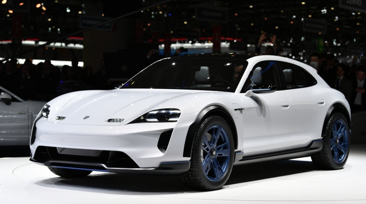 Porsche 911 GT3 RS é uma versão mais agressiva do superesportivo alemão