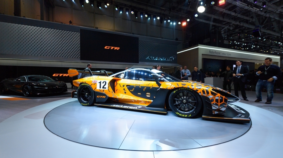 Porsche 911 GT3 RS é uma versão mais agressiva do superesportivo alemão