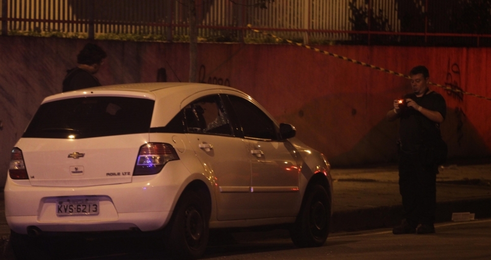 De acordo com a testemunha, PM chegou em 10 minutos e isolou a �rea onde o carro de Marielle ficou. Bombeiros levaram meia hora para chegar