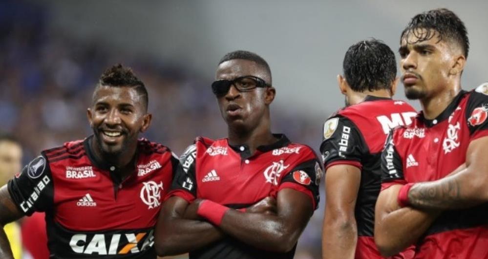 Flamengo derrotou o Emelec por 2 a 1