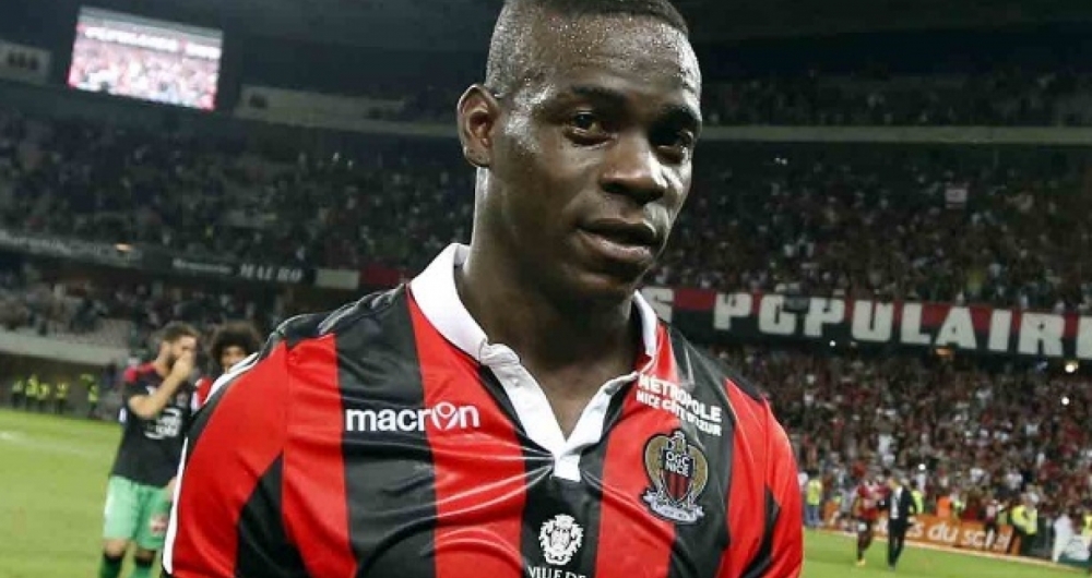 Balotelli defende o Nice, da França