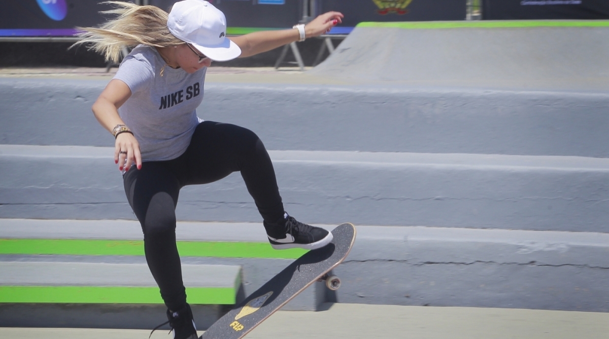 16/03/2018 Entrevista com a atleta do Skate,  Pamela Rosa, que é uma das atrações dos Jogos Cariocas de Verão, que acontece na Barra da Tijuca , nesse fim de semana. Foto de Maíra Coelho / Agência O Dia. Ataque, Esporte,Mulher, Skate, Olimpíadas, Jogos, Olímpicos