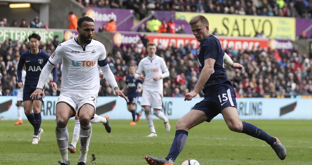 Tottenham vence o Swansea avan�a � semi da Copa da Inglaterra