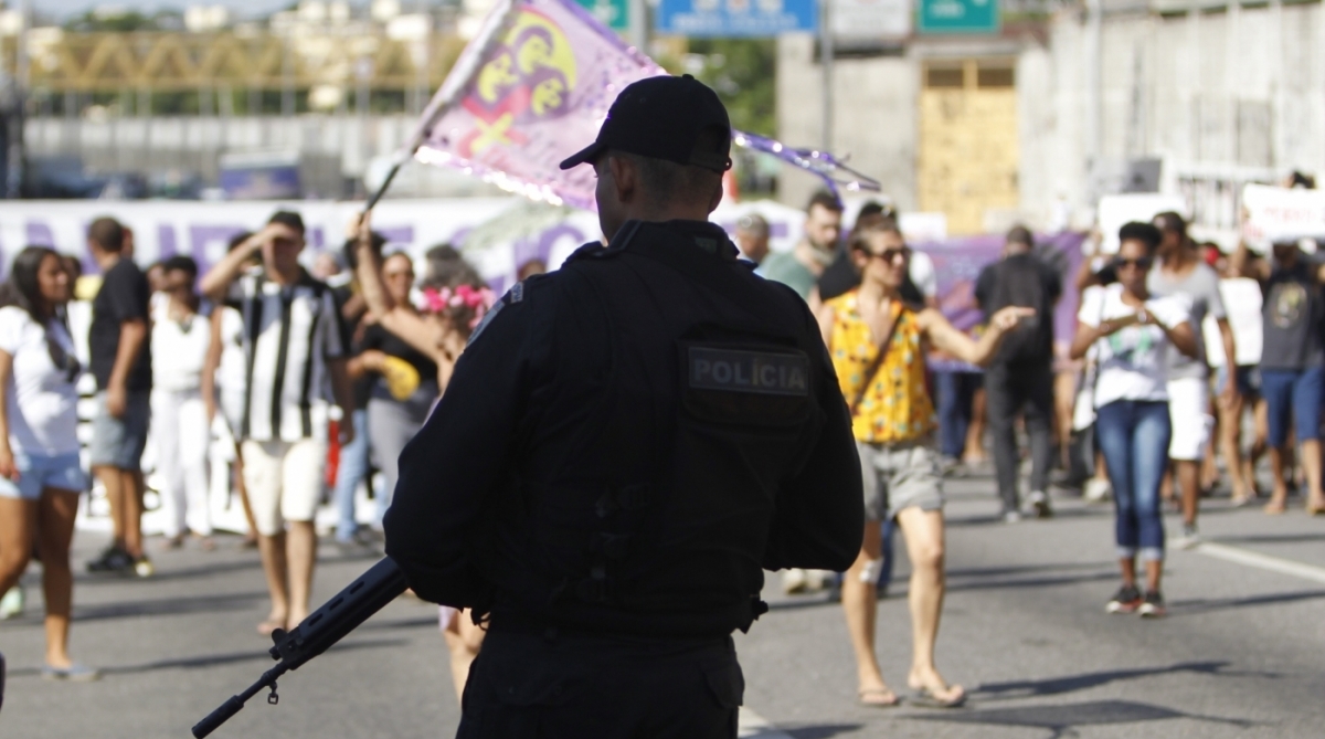 Manifesta&ccedil;&atilde;o no Complexo da Mar&eacute;, acompanhada pela pol&iacute;cia - Arquivo / Severino Silva / Ag&ecirc;ncia O DIA