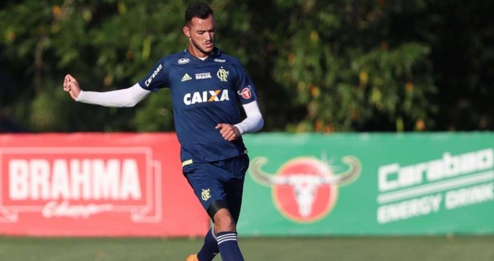 R�ver voltou a time rubro-negro no Fla-Flu: titular de Carpegiani