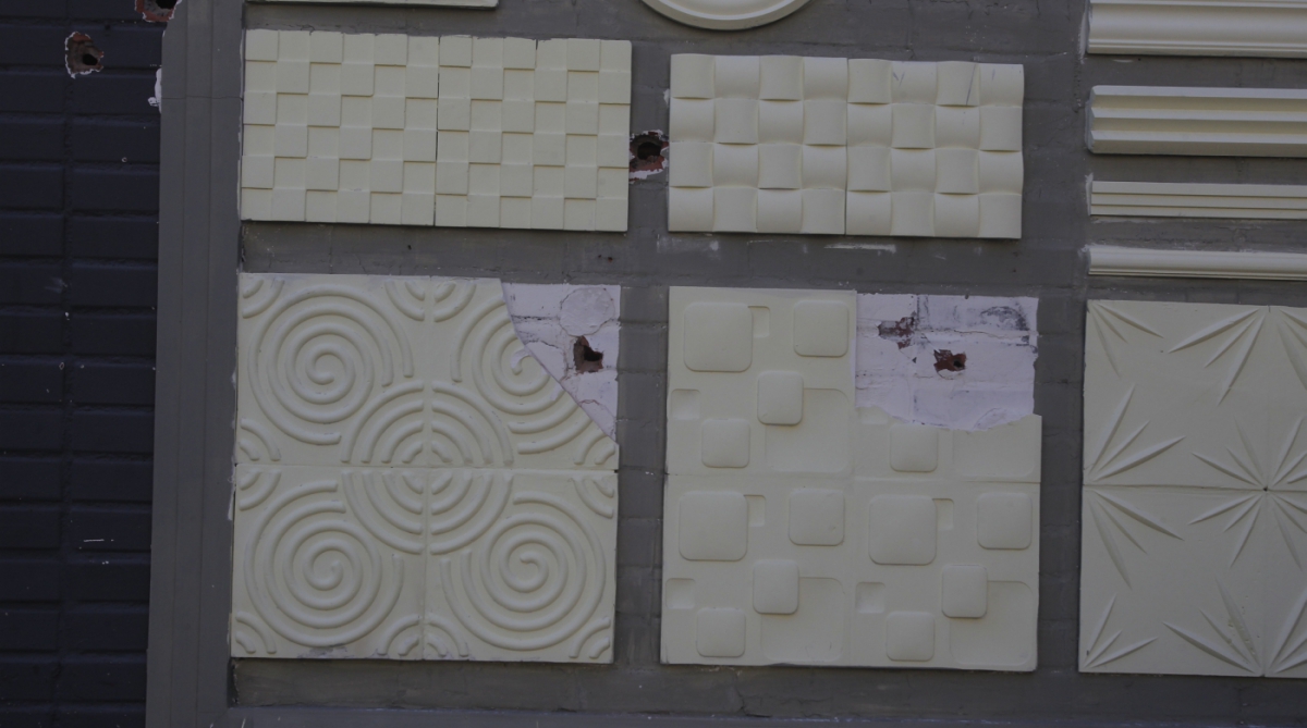 Tiroteio entre Policia e bandidos no Engenho de Dentro deixa dois bandidos mortos ,dois policiais feridos e muitas marcas de balas nas paredes na Rua Piaui Zona Norte do Rio, Foto Severino Silva Agencia O Dia