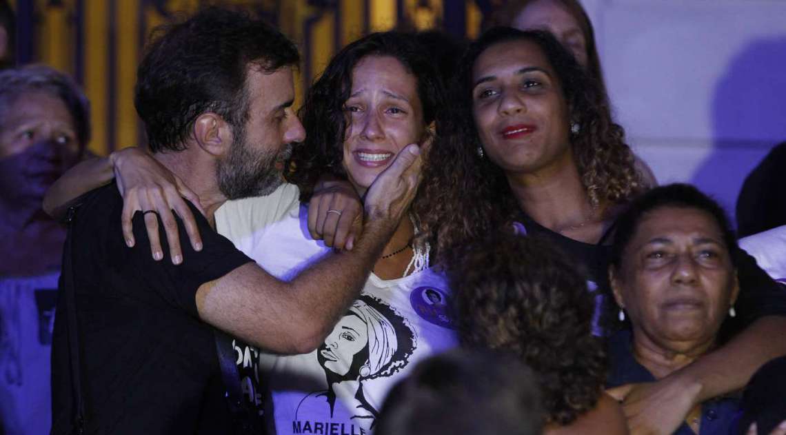 Marcelo Freixo (Psol); Mônica Benício, companheira de Marielle Franco, e familiares da vereadora