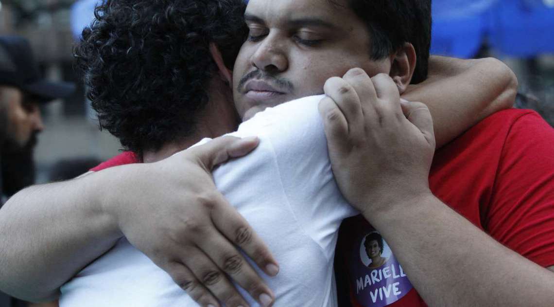 Manifestação reúne milhares de pessoas em protesto contra a morte da vereadora Marielle Franco