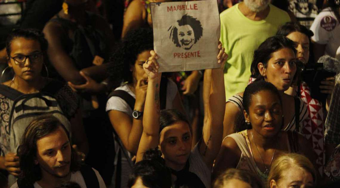 Manifestação reúne milhares de pessoas em protesto contra a morte da vereadora Marielle Franco