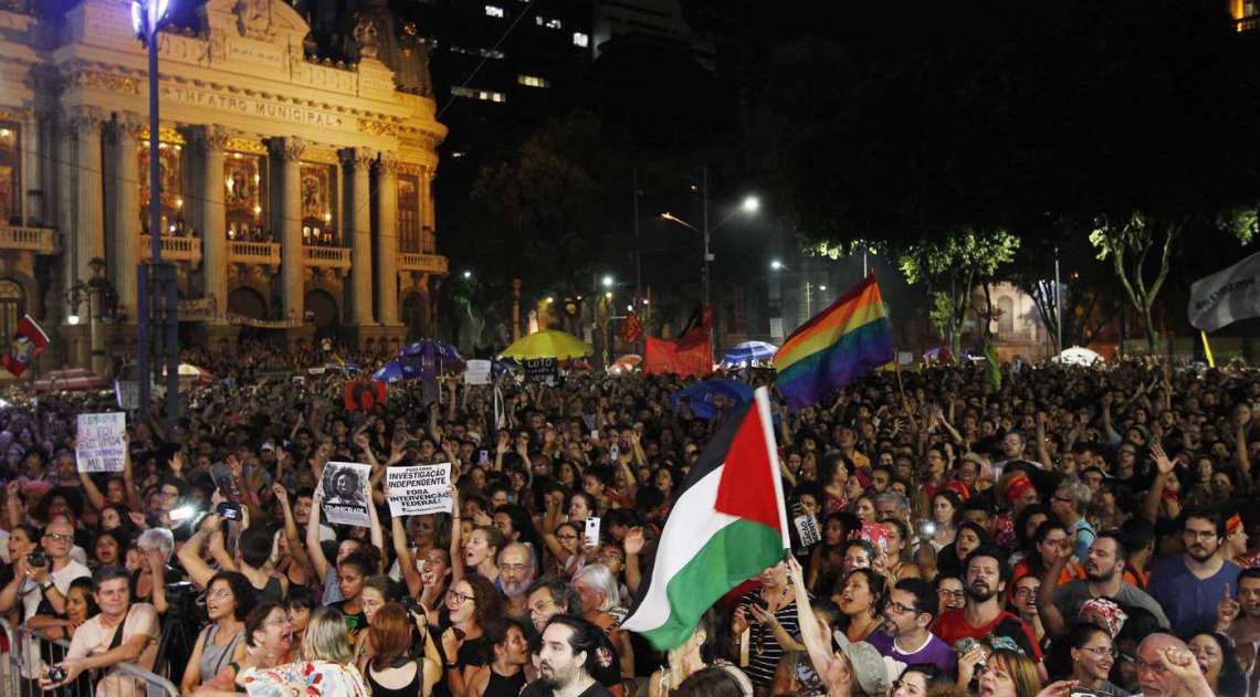 Manifestação reúne milhares de pessoas em protesto contra a morte da vereadora Marielle Franco