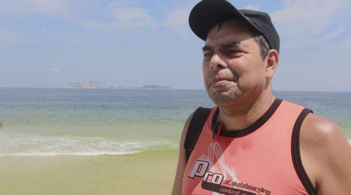 20/03/18- Ultimo dia do Verão e o primeiro dia do outono. Praia do Arpoador. Na Foto: Gleice Gallagher e Dermot Gallagher. Foto de Maíra Coelho / Agência O Dia. Cidade, Praia, Clima, Tempo, Paisagem, Cartão Postal