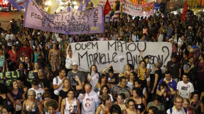 Manifestantes exibiram faixas em homenagem a Marielle e pedindo justi�a. Houve tamb�m ato ecum�nico