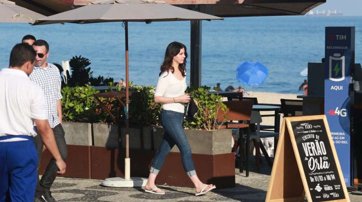 Lana Del Rey na Praia do Leblon