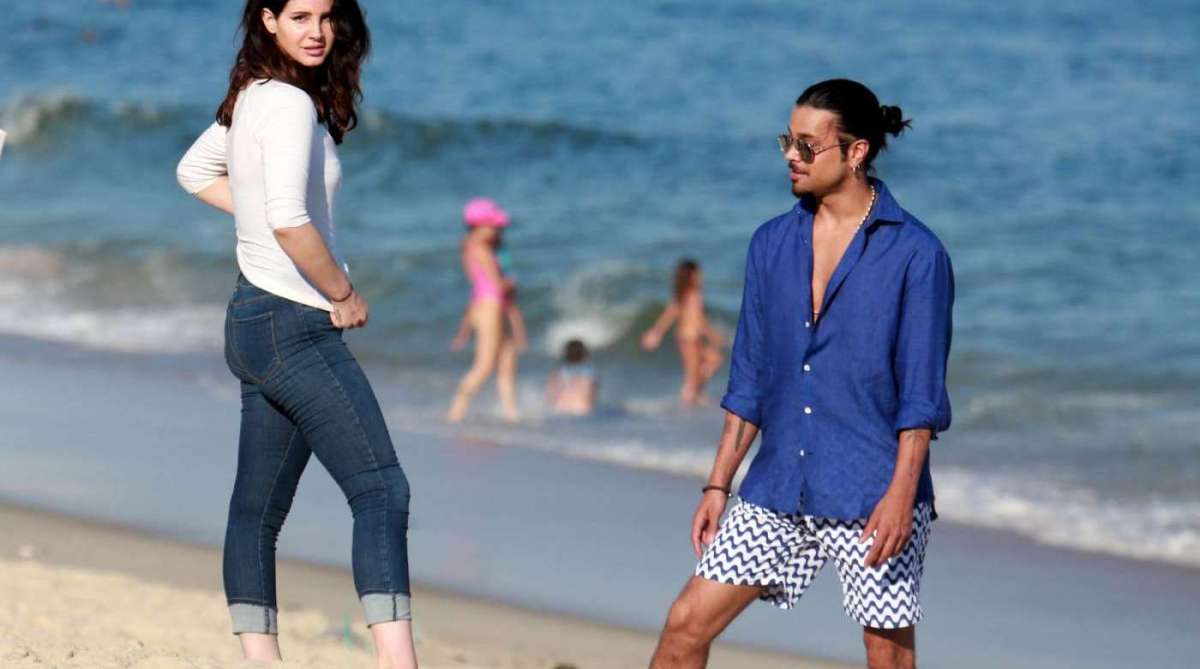 Lana Del Rey na Praia do Leblon - Ag. News