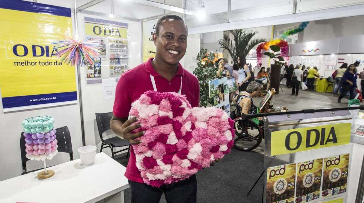 Feira Rio Artes Manuais / arte para todos, no Centro de Convenções Sulamerica, no Estácio. Quiosque do jornal O Dia Jeferson Benicio. Rj 21 de marco.