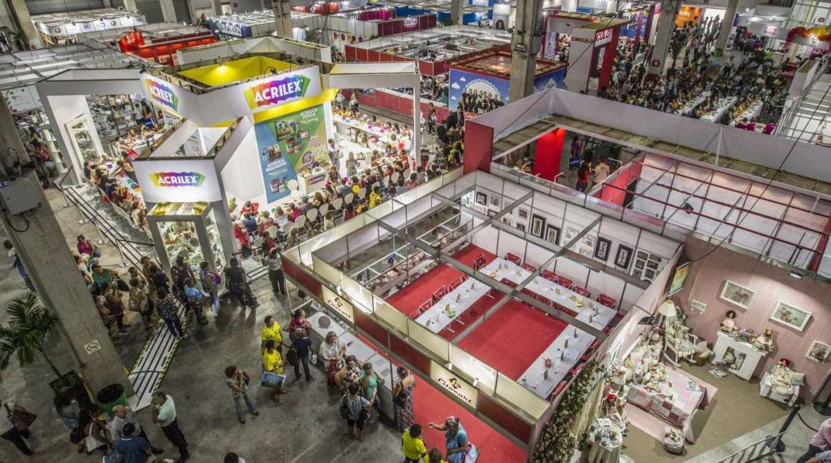 A 13ª edição do evento tem início hoje, com estandes de mais de 50 fabricantes de insumos para artesanato
- Márcio Mercante
