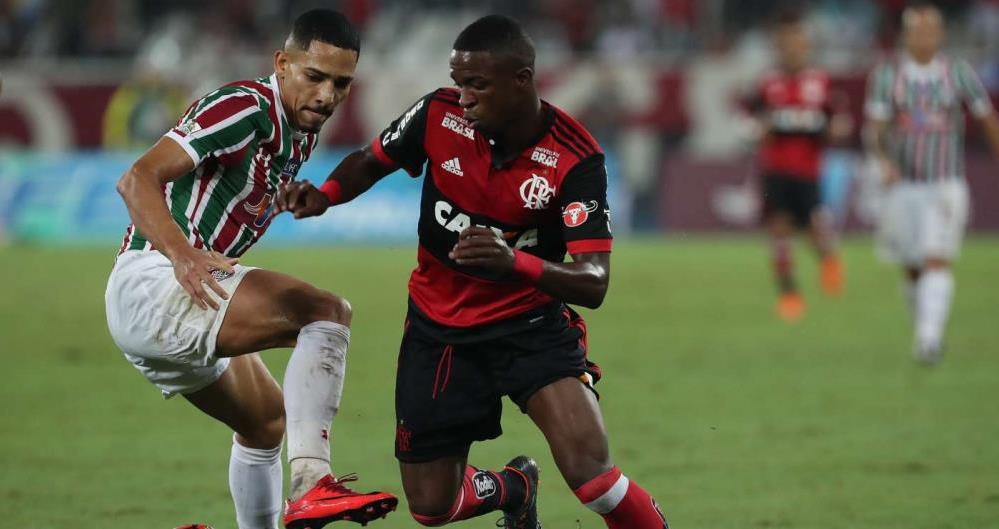 Vinicius Junior contra o Fluminense na partida desta quinta-feira