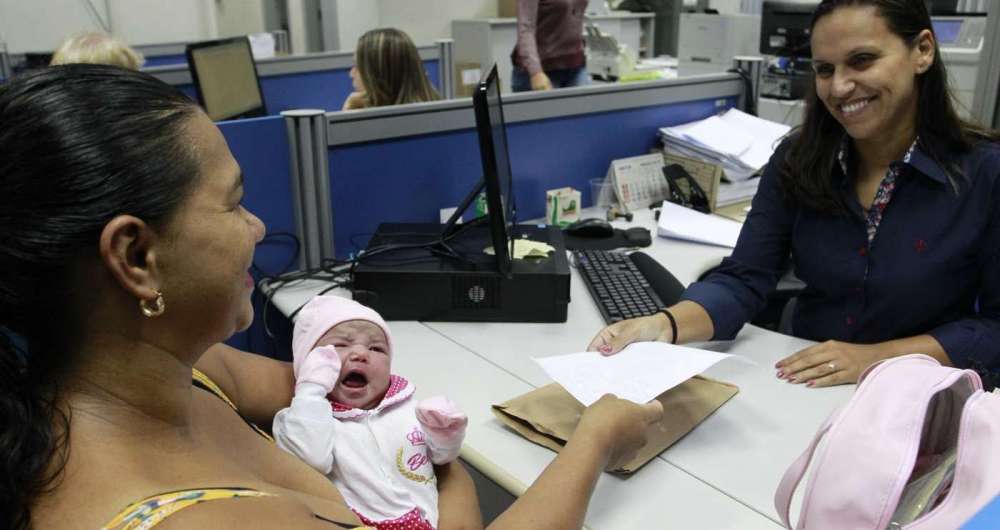 Antonia Rodrigues foi at� a ag�ncia do INSS da Presidente Vargas para requerer o sal�rio-maternidade