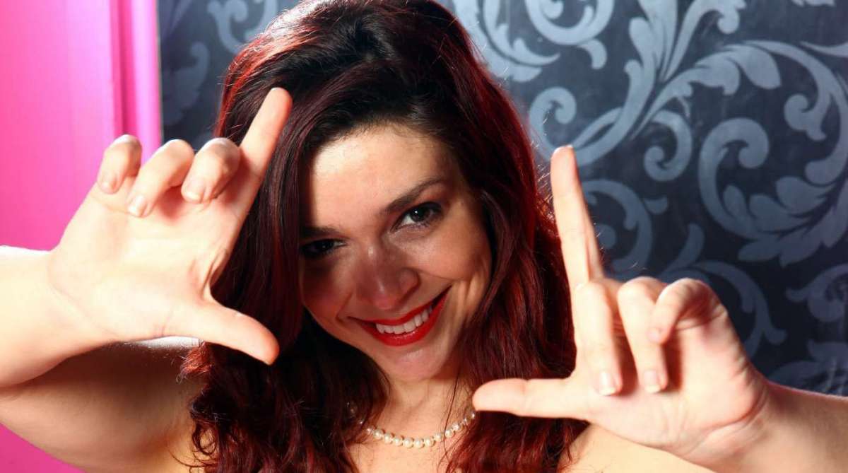 Há dois meses do Dia dos Namorados, ensaios sensuais como opção de presente para o amado (a) viraram uma febre no Rio