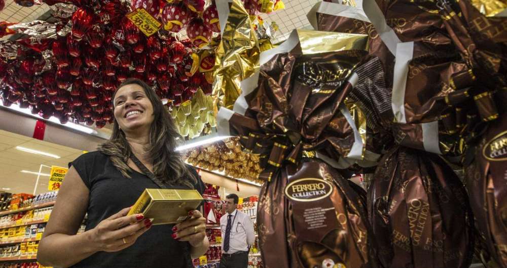 Os pre�os dos ovos fizeram a enfermeira Iris Milani optar por comprar caixas de bombons para os filhos