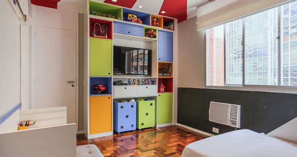 Quarto se transforma em picadeiro para menino de 2 anos 
