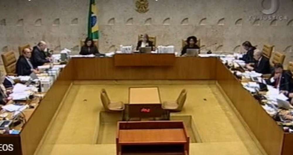 Plen�rio concede liminar para que Lula n�o seja preso at� que habeas corpus seja votado pela Corte.