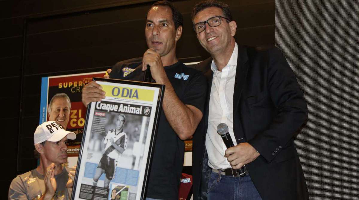 23/03/2018 - Lançamento da Raspa Rio no estádio do Maracnã, em parceria com o jornal. Na foto acima O Presidente do Jornal O Dia Marcos Salles e o ex jogador do Vasco Edmundo. Foto: Luciano Belford / Agencia O Dia