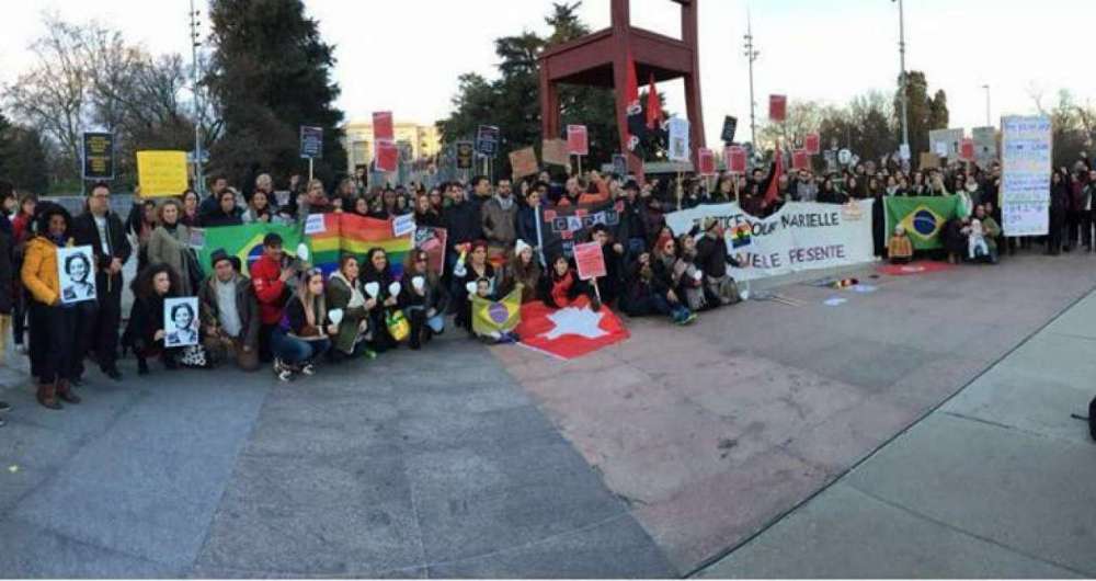 Manifestantes fazem protesto na sede da ONU por Marielle Franco