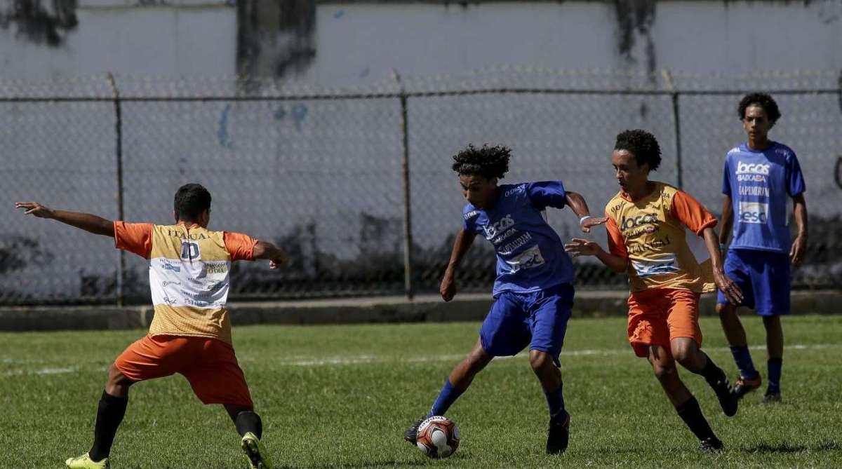 3-25-8--20 - Primeiro fim de semana dos Jogos da Baixada 2018, na Vila Olimpica de Duque de Caxias. Na foto acima partida entre Itagua&iacute; x Guapimirim. Foto: Luciano Belford / Agencia O Dia