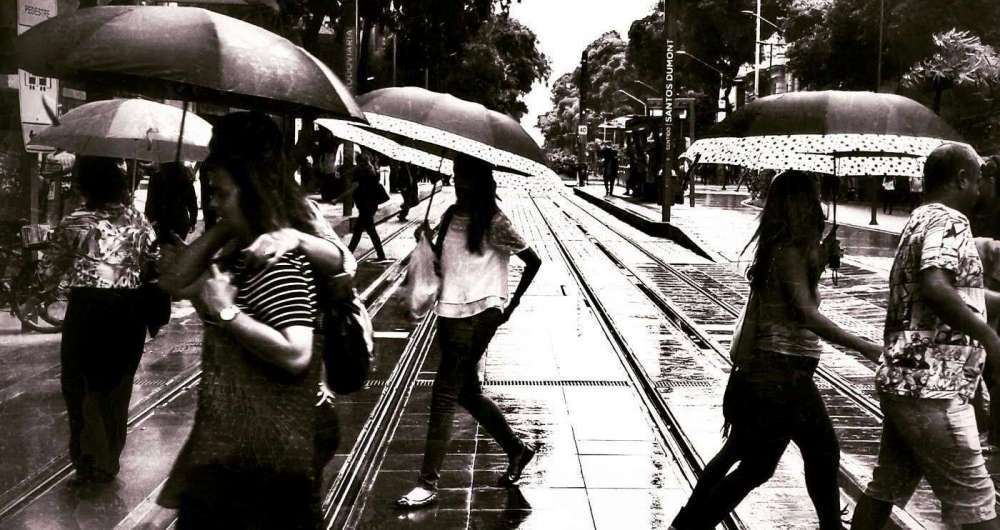 Um dia de chuva no VLT foi o destaque na regi�o central do Rio