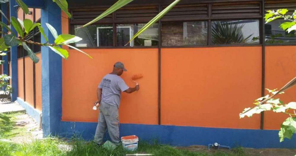 Teatro Municipal Inah de Azevedo Mureb, em Cabo Frio, recebe os últimos retoques para a reinauguração