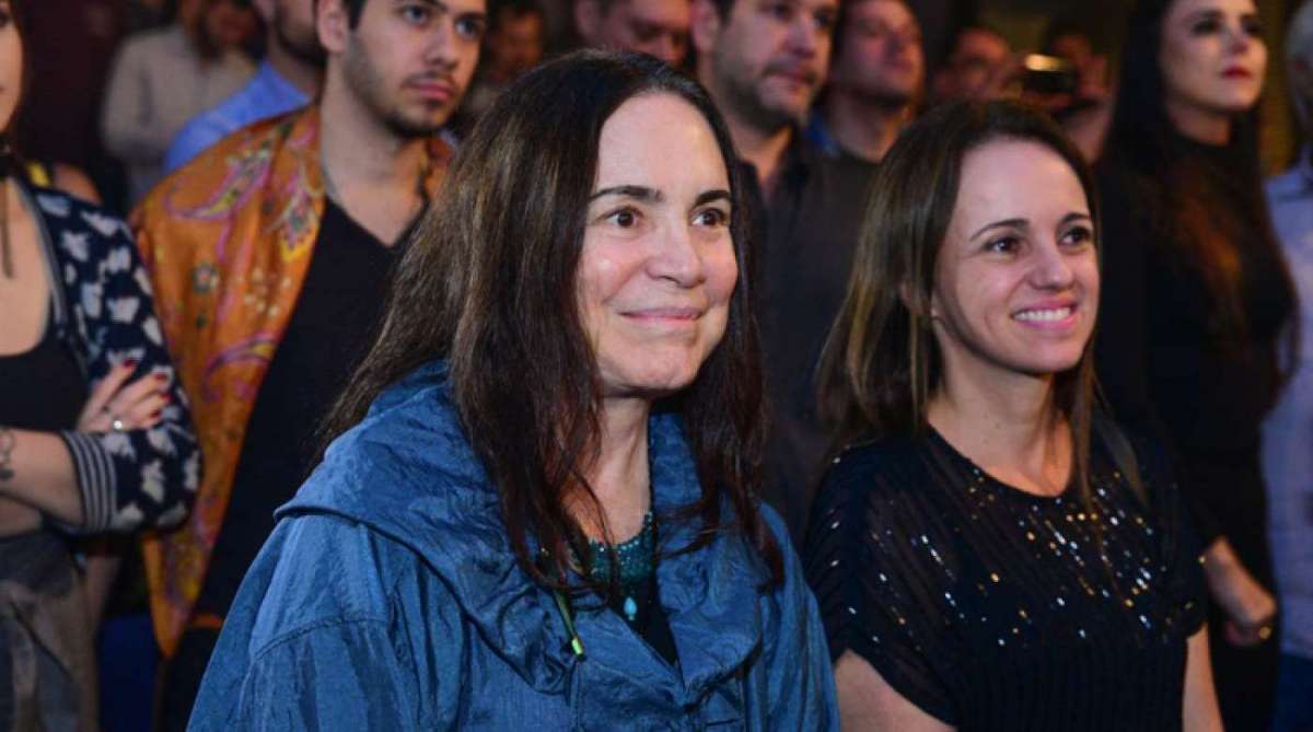 Regina Duarte prestigia peça de Débora Falabella