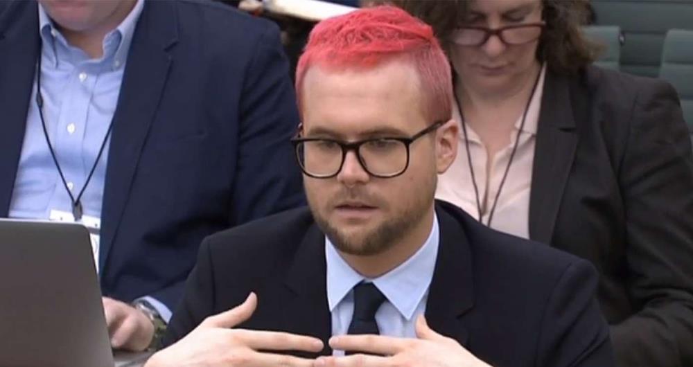 O analista de dados canadense Christopher Wylie, que trabalhou na Cambridge Analytica, dep�e ao Parlamento brit�nico.