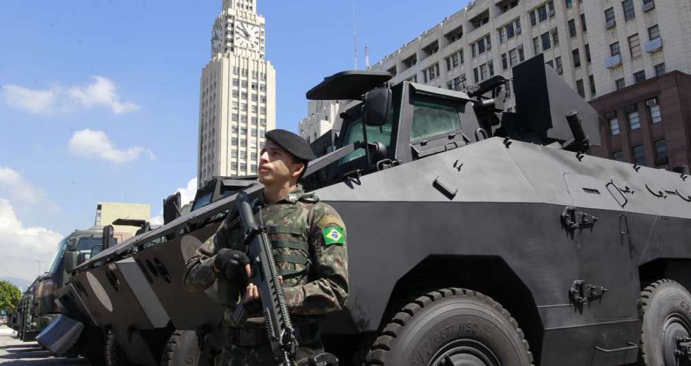 Blindados urutus doados pelo Exército Brasileiro e outros três usados pela Core que foram reformados