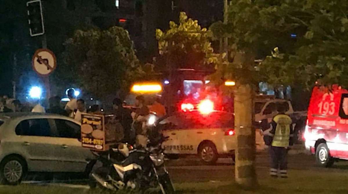 Bandidos são baleados ao tentar assaltar policial na Barra