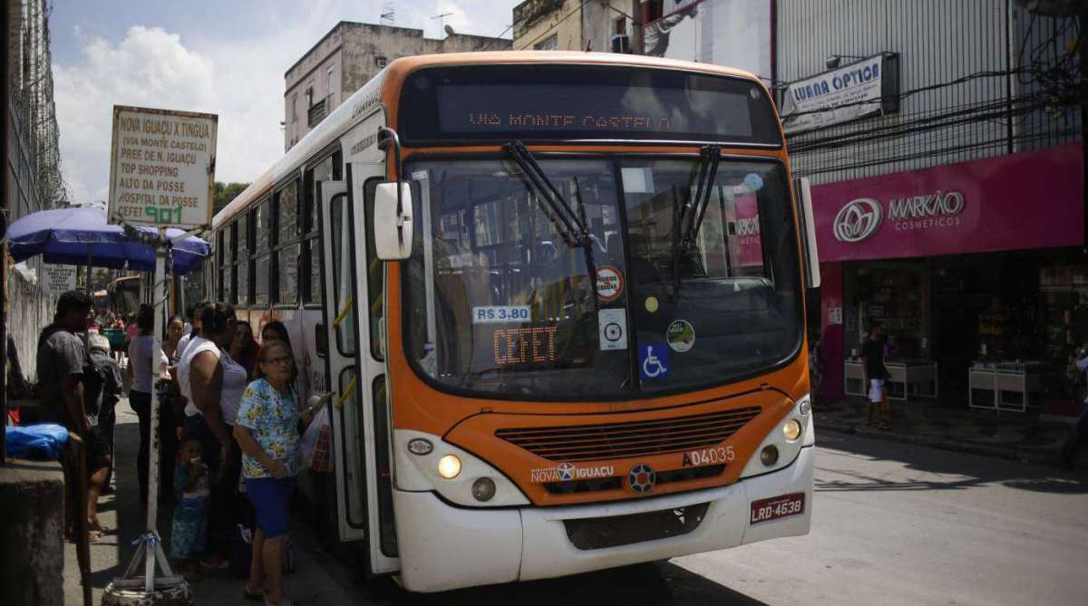 28/03/2018 - ESPECIAL BAIXADA - Aumento das tarifas nas passagem de onibus em Nova Iguacú. Foto: Luciano Belford / Agencia O Dia