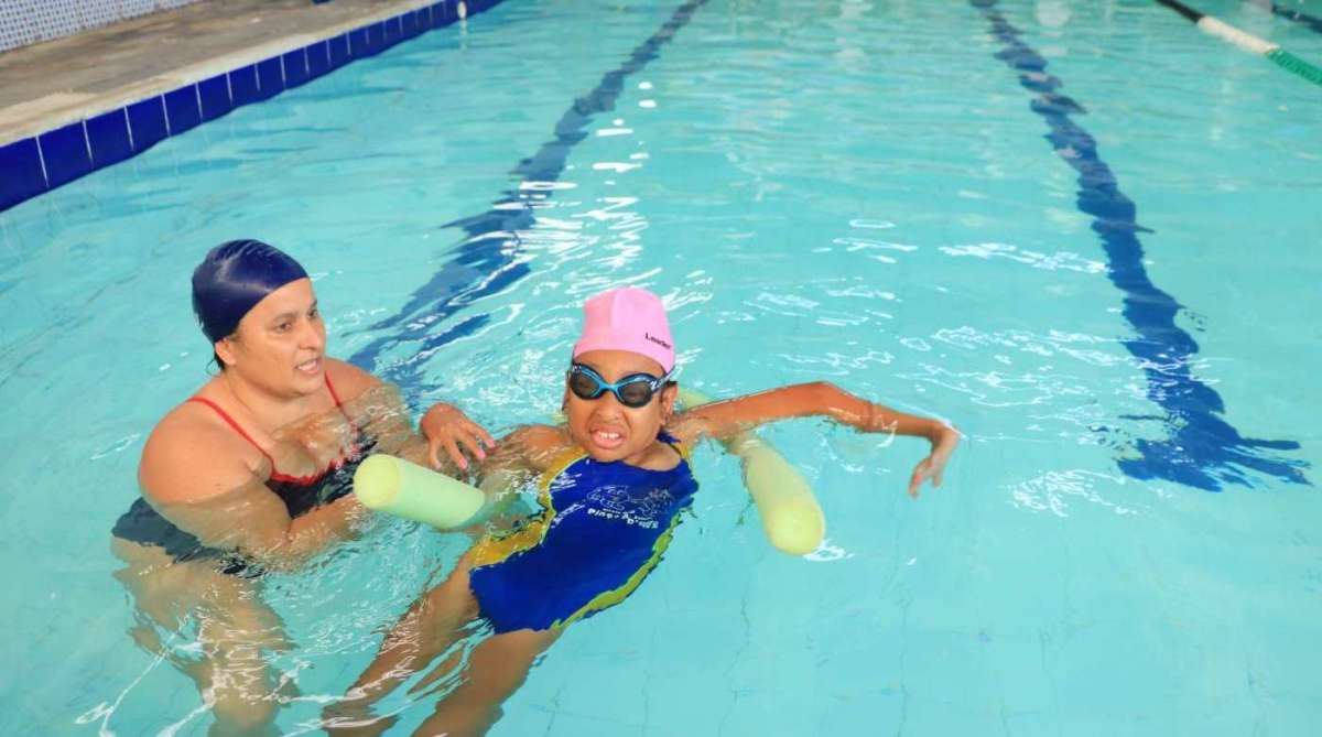 Crianças praticam método criado por profissional de educação física de Nova Iguaçu