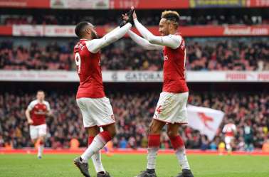 Barcelona sonda situação de dupla de ataque do Arsenal