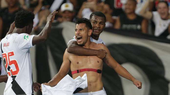 01/04 /2018 - Botafogo e Vasco  se enfrentam pela final do Campeonato Carioca. O duelo est marcado para domingo de Pscoa (01) , no Engenho. BOTAFOGO (provvel escalao) ?.? Gatito Fernndez (Jefferson), Marcinho, Igor Rabello, Carli e Moiss; Marcelo, Rodrigo Lindoso e Renatinho; Leo Valencia, Brenner e Luiz Fernando. Tcnico: Alberto Valentim. VASCO (provvel escalao) ?.? Martn Silva, Yago Pikachu, Paulo, Erazo e Fabrcio; Leandro Desbato, Wellington e Giovanni Augusto; Andrs Rios, Riascos e Wagner. Tcnico: Z Ricardo. Foto: Daniel Castelo Branco / Agncia O Dia
