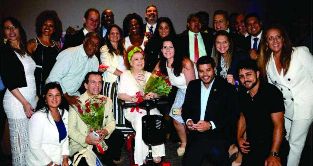 Beth Carvalho � homenageada pelo Grupo de Empres�rios G10