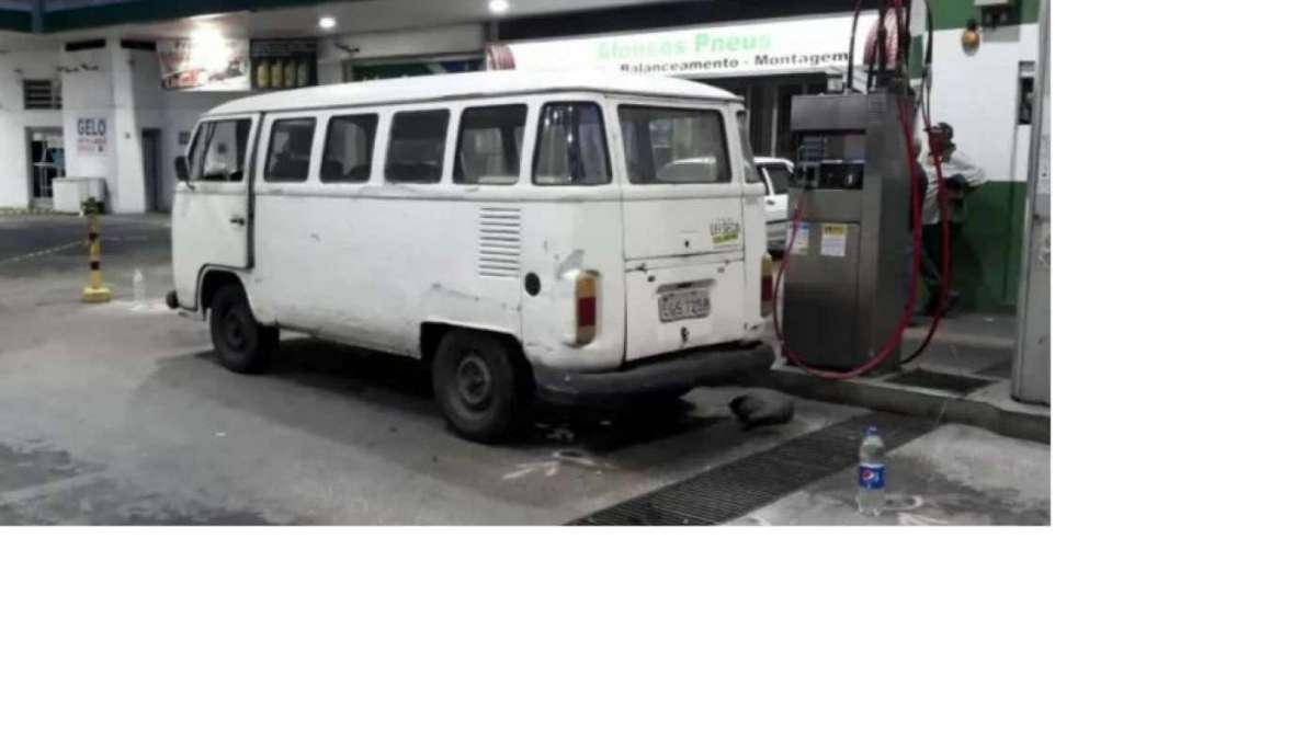 O subtenente da PM Marcílio de Melo Ferreira, de 54 anos, foi morto a tiros, na madrugada desta segunda-feira, em um posto de combustíveis na Estrada Intendente Magalhães, em Marechal Hermes, na Zona Norte.